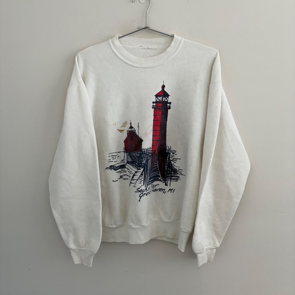 Vintage Grand Haven MI South Pier Lighthouse Graphic Sweatshirt White